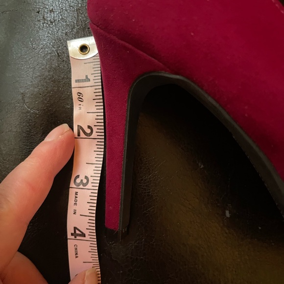 Fuchsia pink suede gold studded vamp shoes 4 inch stilettos 👠 Ladies size 8 1/2 - Picture 5 of 11